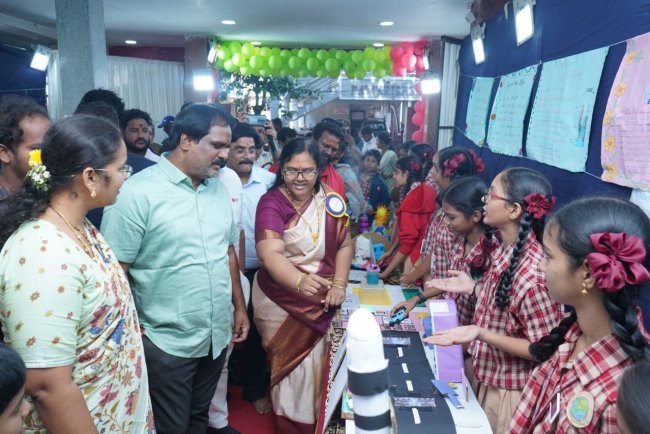 ప్రియాంక విద్యోదయ స్కూల్లో ఏర్పాటు చేసిన సైన్స్ ఫేర్ లో పాల్గొన్న విశాఖ సౌత్ ఎమ్మెల్యే