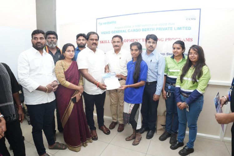 నియామక పత్రాలు అందజేసిన విశాఖ సౌత్ ఎమ్మెల్యే శ్రీ వంశీకృష్ణ శ్రీనివాస్