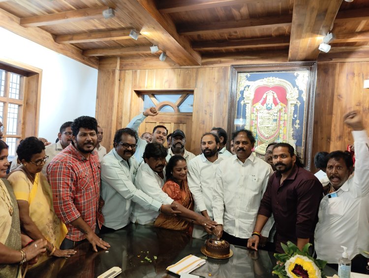 విద్యాంధ్రప్రదేశ్ ను మధ్యాంధ్రప్రదేశ్గా మార్చేశార    ప్రజలకు సంక్షేమానందించి నూతన వెలుగును నింపండి.     ఏడు నెలల పాలన ఏడిపించే పాలనగా మారింది.