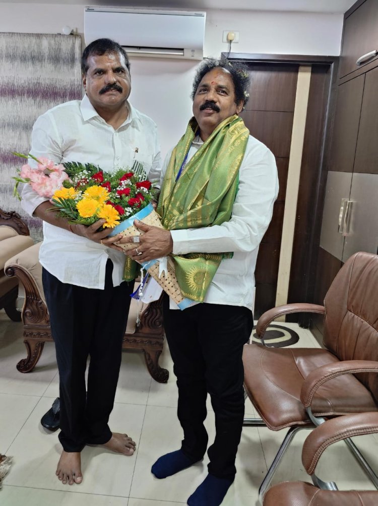 బొత్స తో వాసుపల్లి భేటీ