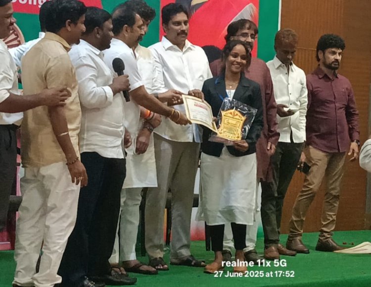 మాక్ పార్లమెంట్ పోటీల్లో చెన్నా ప్రణాళికకు ది బెస్ట్ స్పీకర్  అవార్డు